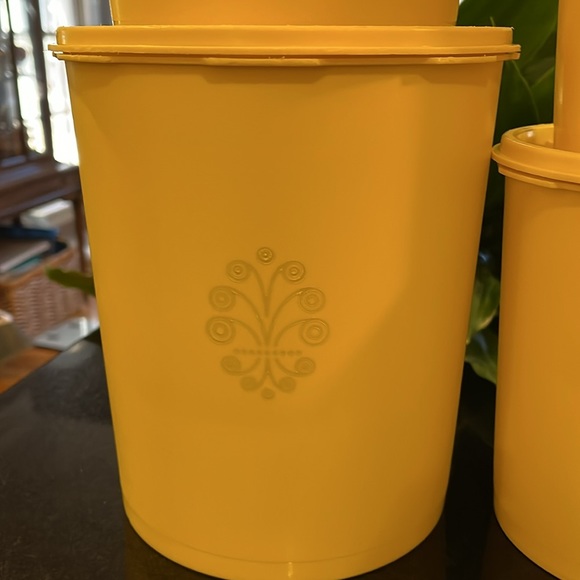 Tupperware - Yellow Nesting Servalier Canister (Set of 4) - Picture 12 of 12